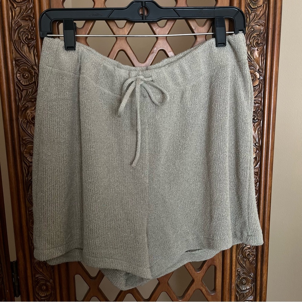 H&M tan drawstring shorts